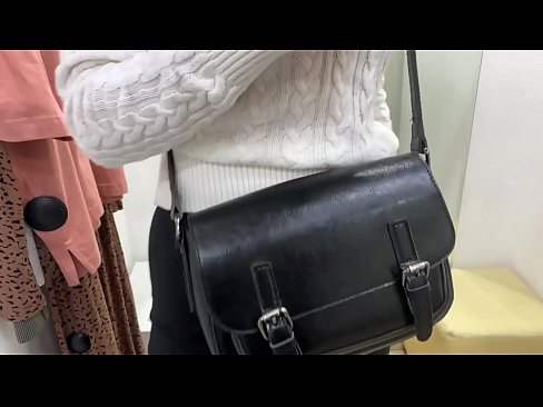 ❤️ Јавна мастурбација младе кучке ФералБерри са дилдом у соби за мерење ❌ Порно на sr.xxxdeutschepornos.ru ❤